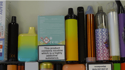 一次性电子烟能用多久？专业解析电子烟口数与烟油容量的关系