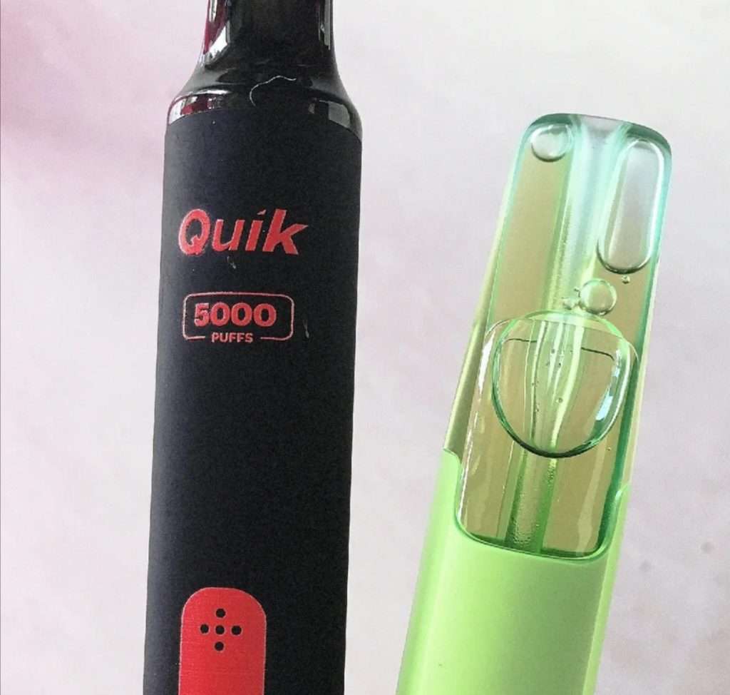 鸭嘴兽和小黑条电子烟对比：看完你就知道该选哪个了