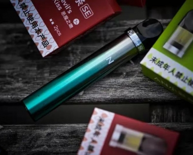 小彩条SE一次性电子烟设备分享,够出色,玩出彩,一见倾心的色彩。